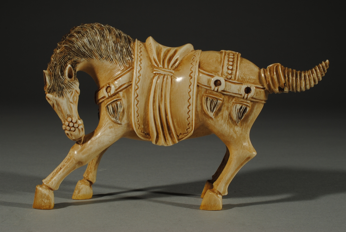 Fine and Decorative Asian Arts. Early 20th Century Pair of Carved Ivory