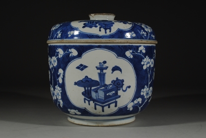 Picture of Antique Kangxi Period Chinese Porcelain Kamcheng Lidded Jar Cracked Ice Prunus