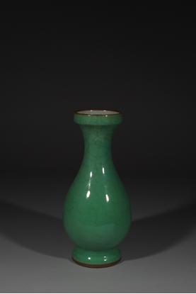 Picture of Qianlong Apple Green Pear Shaped Vase