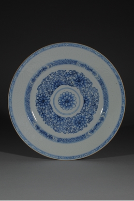 Picture of Early 18th Centry Kangxi Period Incised Blue and White Chrysanthemum Plate